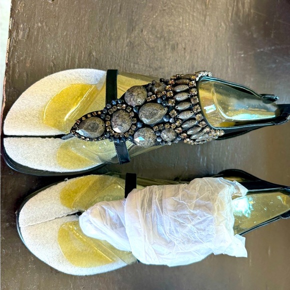 Arturo Chaing Sandals - Picture 1 of 5